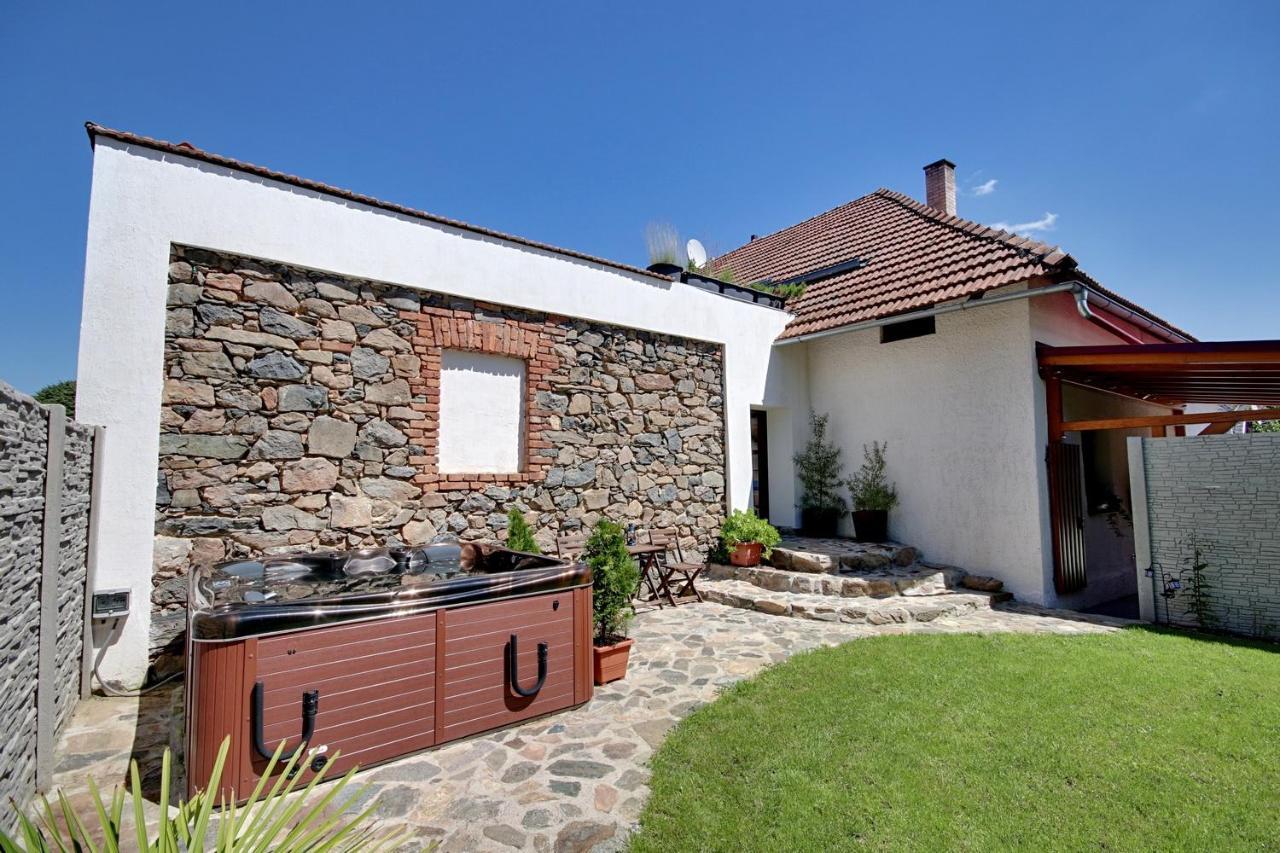 Holiday Home Kvitek Ctetin ภายนอก รูปภาพ