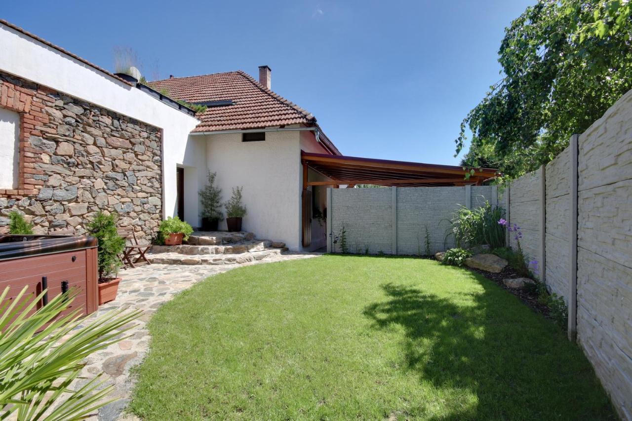 Holiday Home Kvitek Ctetin ภายนอก รูปภาพ